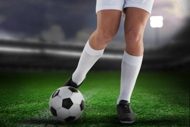 Futbolcu futbol sahası close-up karşı