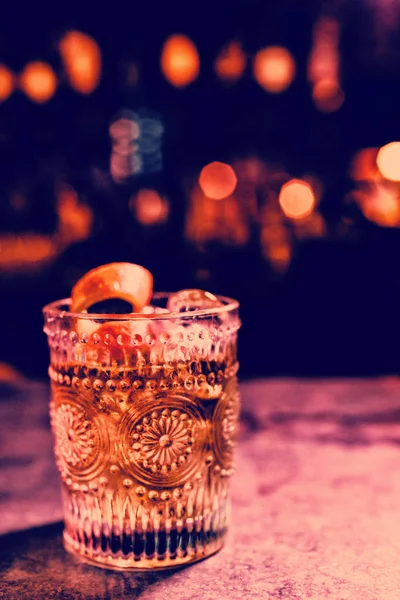 Gros Plan Cocktail Orange Verre Comptoir Bar — Photo