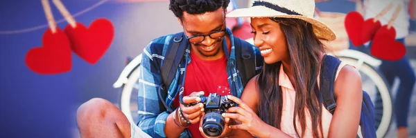 Hearts Hanging Line Young Couple Looking Camera — Stock Photo, Image