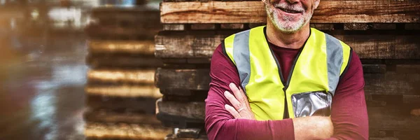 Retrato Del Trabajador Fábrica Pie Con Los Brazos Cruzados Fábrica —  Fotos de Stock