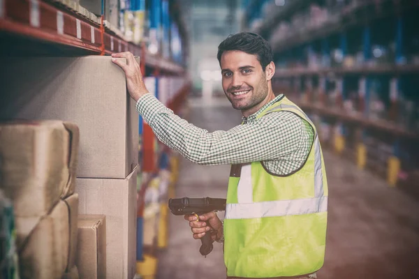 Portrait Smiling Warehouse Worker Scanning Box Warehouse — Stock Photo, Image