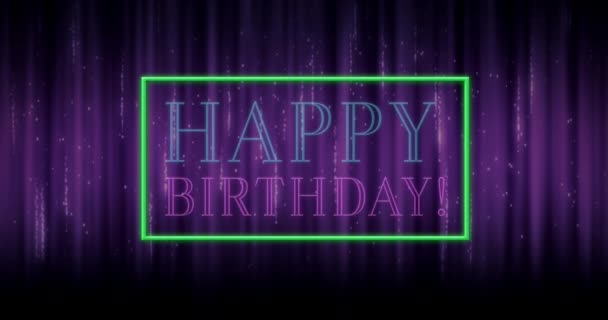 お誕生日おめでとうテキストを四角形の紫色のカーテン に対して火花のデジタル アニメーション — ストック動画