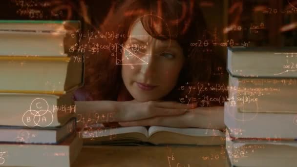 Animation Numérique Une Femme Entre Livres Avec Calculs Symboles Mathématiques — Video