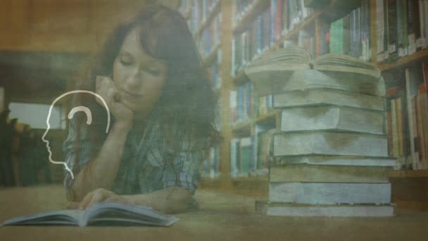 Digital Animering Medelålders Kaukasisk Kvinna Läser Ett Bibliotek Med Ritning — Stockvideo