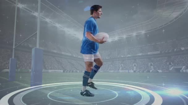 Rugby Oyuncusu Yerde Arka Planda Profesyonel Stadyumu Karşı Çalışan Onun — Stok video