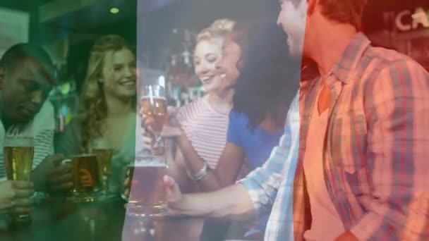 アイルランド国旗のイラストに対して友達に笑顔のデジタル合成 — ストック動画