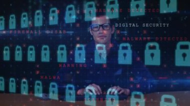 Yakışıklı beyaz erkek hack güvenlik yazılım animasyon ön planda açılış bir asma kilit ile dijital bileşik