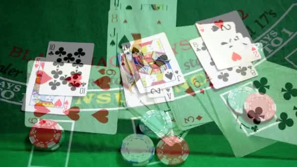 Digital Komposit Pokermarker Gröna Mattan Mot Illustration Spelkort Som Faller — Stockvideo