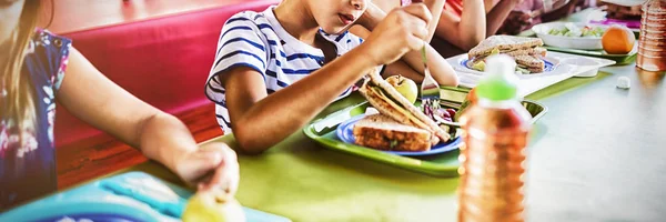 Crianças Comendo Cantina Escola — Fotografia de Stock