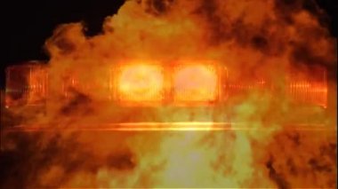 Dijital olarak sirenler arka araba motorlarında ile sahte yangın patlama animasyon