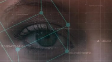 Önde ve yan tarafta görünümlü bir kadın gözü dijital kompozit arka planda hareketli bağlantı hatları ve kare desenleri gösterir