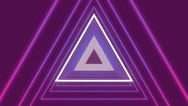 Túnel Triangular Digital Brilhante Gerado Digitalmente Roxo — Vídeo de Stock