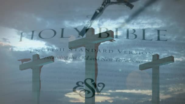 Compuesto Digital Tres Cruces Fondo Muestra Biblia Crucifijo Cielo Con — Vídeos de Stock