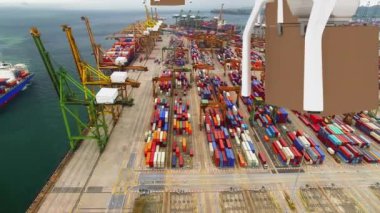 Drone'lar kutularla uçarken bir limanın dijital kompoziti