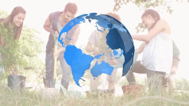 Цифровая Композиция Многорасовых Друзей Занимающихся Садоводством Время Голубой Глобус Вращается — стоковое видео