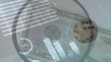 Zar düşmesi ile büyütülmüş bir dolar banknotdijital animasyon. Ön plan grafikler ve istatistikler le doludur