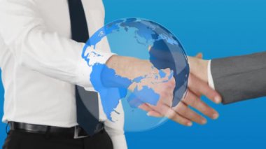 Ön planda dünya dijital animasyon ile iki iş adamları arasında el sıkışma yakın