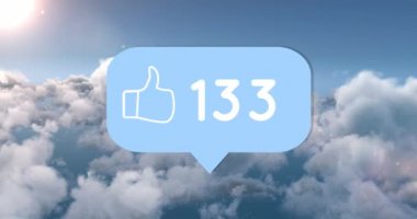 Artan sayı sayısı ile mavi bir ileti balonu içinde benzer bir simge animasyon. Arka plan parlak bulutlu gökyüzü 4k