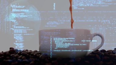 Kahve ile dökülen kahve çekirdekleri üstüne bir fincan yakın. Arka plan arayüz kodları ve istatistikleri ile doldurulur