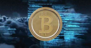 Bilgisayar kodları ve ekran4k doğru hareket bulutları ile zonklayan bir Bitcoin ön görünümü