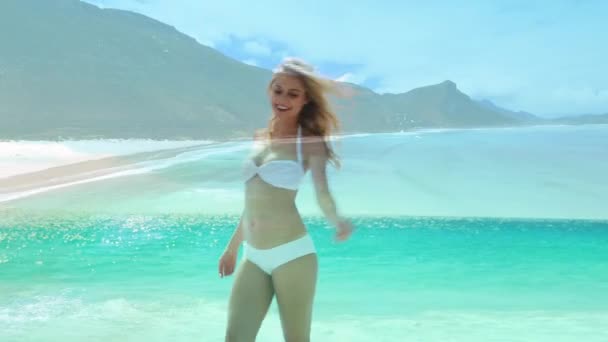 Vista Completa Una Mujer Caucásica Con Bikini Bailando Playa — Vídeos de Stock