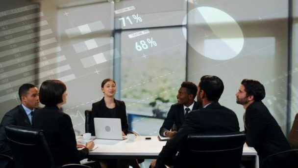 Composto Digital Empresários Uma Reunião Gráficos Estatísticas Primeiro Plano — Vídeo de Stock