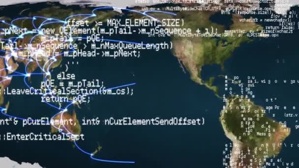 フォアグラウンドの世界地図とインターフェイスコードのデジタルアニメーション 矢印は マップ上の別の場所に移動して見ることができます — ストック動画
