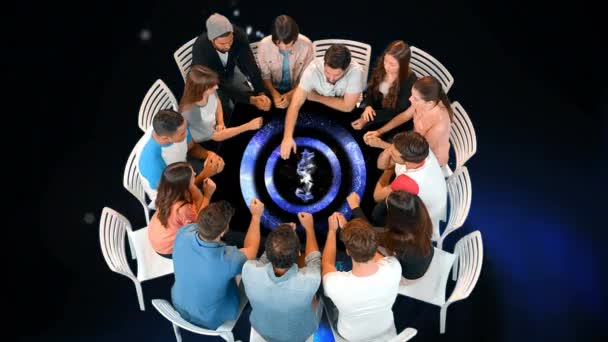 Composite Numérique Groupe Personnes Diverses Assises Dans Une Table Circulaire — Video