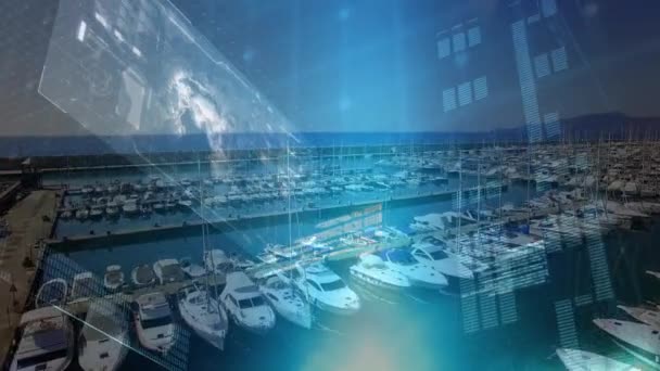 Animation générée numériquement d'une interface numérique et de codes se déplaçant dans l'écran avec un fond de port avec des yachts 
