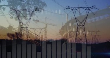 Yayın kuleleri olan geniş bir alan. 4k ön planında grafik ve istatistiklerin dijital animasyonu çalışıyor