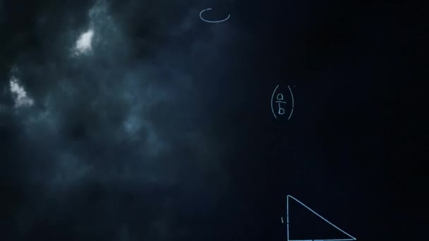 Цифрова Анімація Математичних Рівнянь Рухаються Екрані Фоном Неба Хмарами Громом — стокове відео