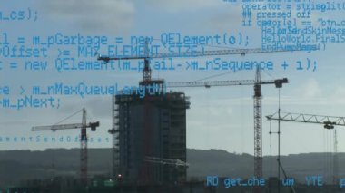 Ekranda hareket eden kaldırma vinçleri ve program kodlarının dijital animasyonu