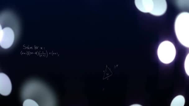黒い背景に対して画面内を移動する数学方程式とボケライトのデジタルアニメーション — ストック動画