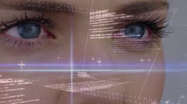 Ön plana çıkan dijital verilerle gözünü kırpan bir kadının dijital animasyonu