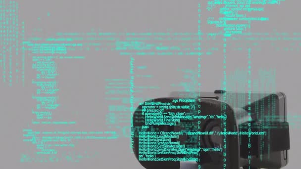 Цифровая Композиция Гарнитуры Виртуальной Реальности Пустой Комнате Кодами Интерфейса Работающими — стоковое видео