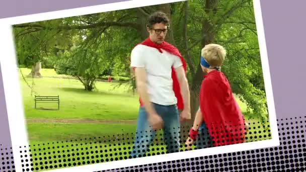 디지털 테두리 효과에 히어로 의상을 입고있는 공원에서 놀고있는 아들과 남자의 — 비디오