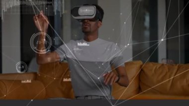 Ön planda bağlı çizgiler ve noktalar ile bir sanal gerçeklik kulaklık takarken ellerini kaydırarak bir koç oturan bir adamın dijital kompozit