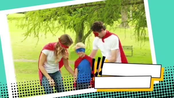 Vue Face Couple Portant Leur Fils Tout Portant Des Costumes — Video