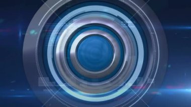 Kamera lensi konseptive mavi arka plan üzerinde rasgele hareketli dijital kodları ve komut dosyaları ile üç dairesel metal döngüler dijital animasyon