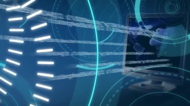 Dünya haritasına sahip bir monitörün arka planı yla 5g civarında hareket eden fütüristik çevrelerin dijital animasyonu