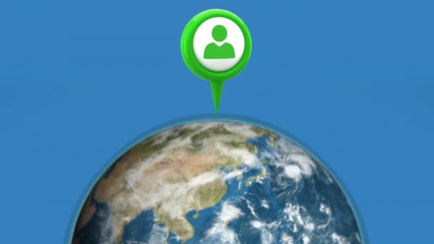 回転する地球の上の地図ピンのプロフィールアイコンのデジタルアニメーション — ストック動画