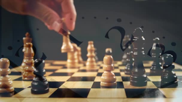 Цифровая Композиция Человека Играющего Шахматы Фоне Белых Часов — стоковое видео