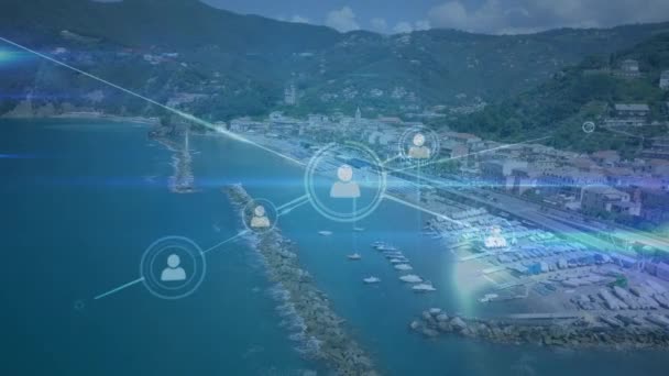 Asimetrik Çizgilerle Bağlanan Profil Simgelerinin Dijital Animasyonu Kıyı Şeridine Yakın — Stok video