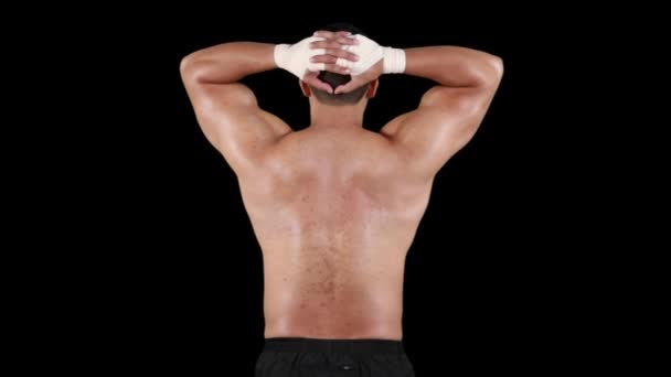 一个无衬衫的白种人男子的数字复合与运动的身体 他的背部转身 而抱着他的头 — 图库视频影像