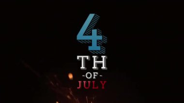 Işıklı ışıltı ve bokeh ışıkları ile siyah bir arka plan karşı ekranda uzaklaştırma 4 Temmuz metin dijital animasyon