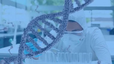 Dna çift sarmal molekül modelleri ile ekranda dönerken laboratuvarda sıvıyı pipet kullanarak test tüplerine aktaran Kafkas bilim adamının dijital bileşimi