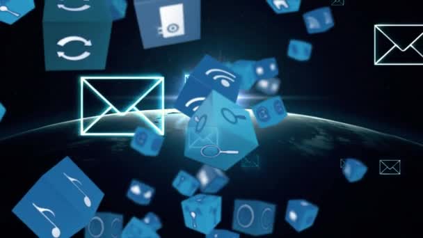 Animation numérique de différentes icônes en ligne et d'application en cubes bleus tombant à l'écran. Enveloppe numérique se déplace dans l'écran tandis qu'un globe tourne en arrière-plan avec une vue sur le soleil .