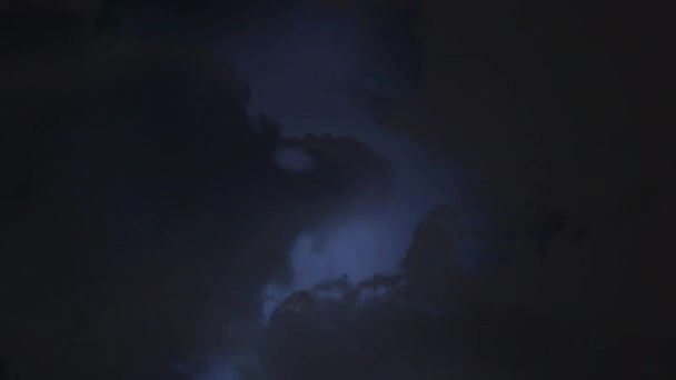 Ψηφιακή Κινούμενη Εικόνα Του Ουρανού Σκοτεινά Σύννεφα Και Αστραπές Που — Αρχείο Βίντεο