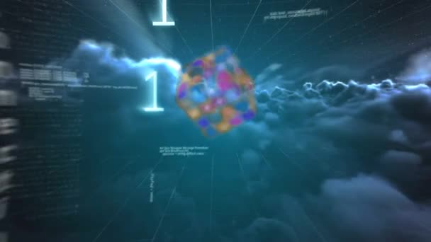 Animation numérique des icônes en ligne et d'application pour les médias sociaux en carrés disposés en cube tournant à l'écran avec un fond du ciel nocturne avec des nuages tandis que le programme et les codes binaires se déplacent .