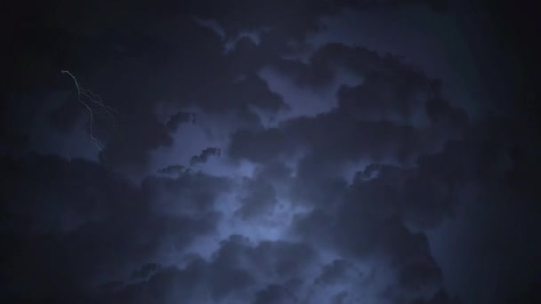 暴风雨夜空的数字动画与闪烁的闪电 — 图库视频影像